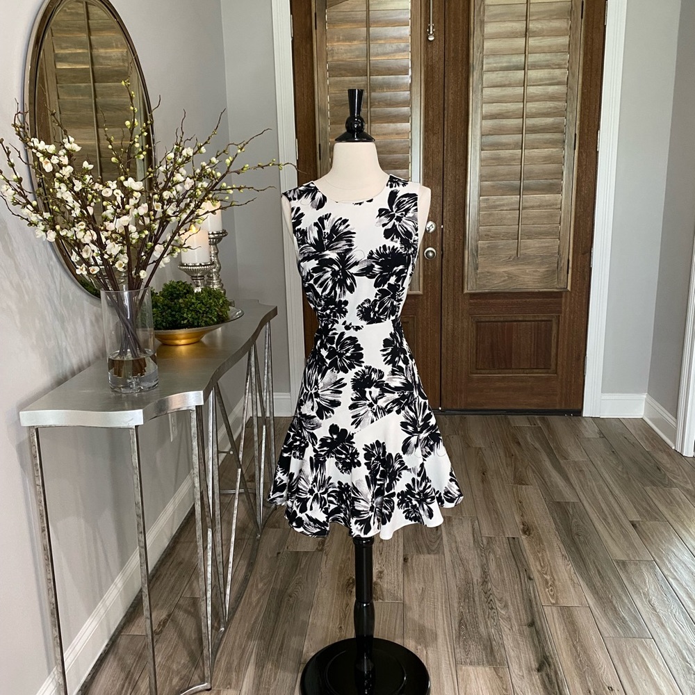 Rebecca Taylor Black and White Floral Fit and Flare Dress Size 4